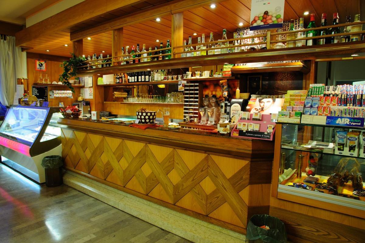 Hotel Dante Ponte nell'Alpi Ngoại thất bức ảnh