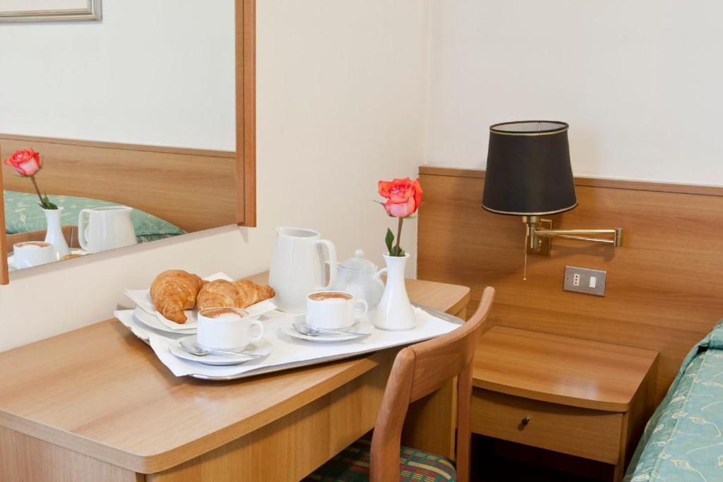 Hotel Dante Ponte nell'Alpi Ngoại thất bức ảnh