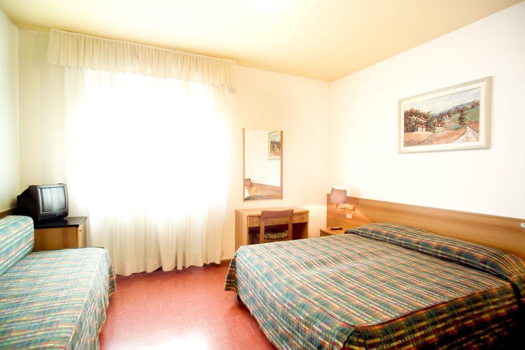 Hotel Dante Ponte nell'Alpi Ngoại thất bức ảnh