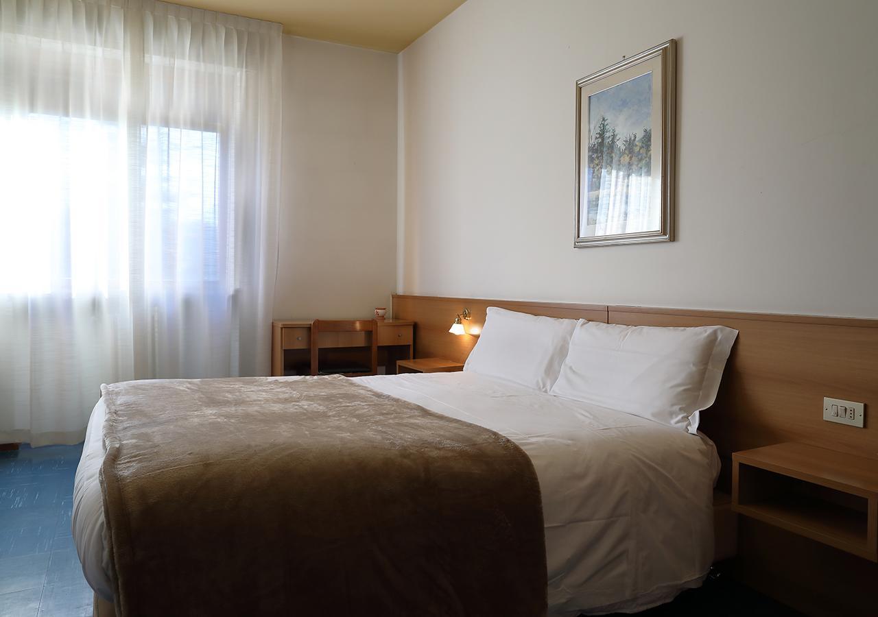 Hotel Dante Ponte nell'Alpi Ngoại thất bức ảnh